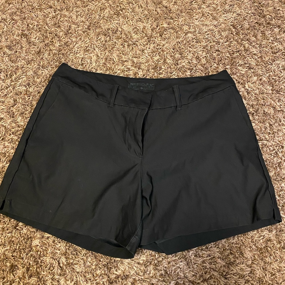 Nike women’s golf shorts. Size 6 black